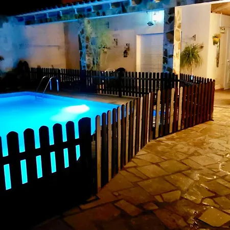 Pantoni Piscina Privada Hébergement de vacances Deltebre